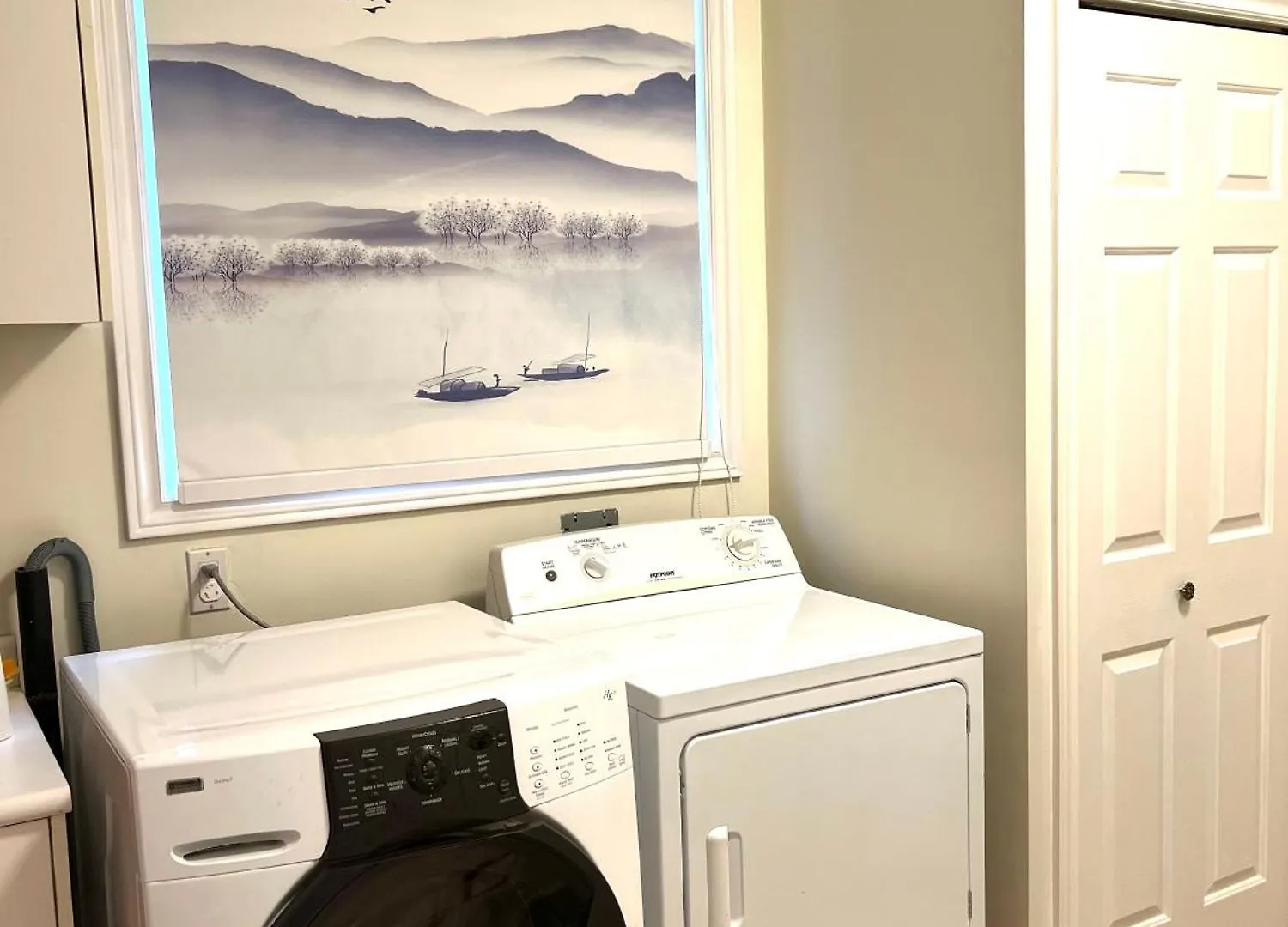Sunshine Bedroom With Two Queen Sized Bed Richmond Canada