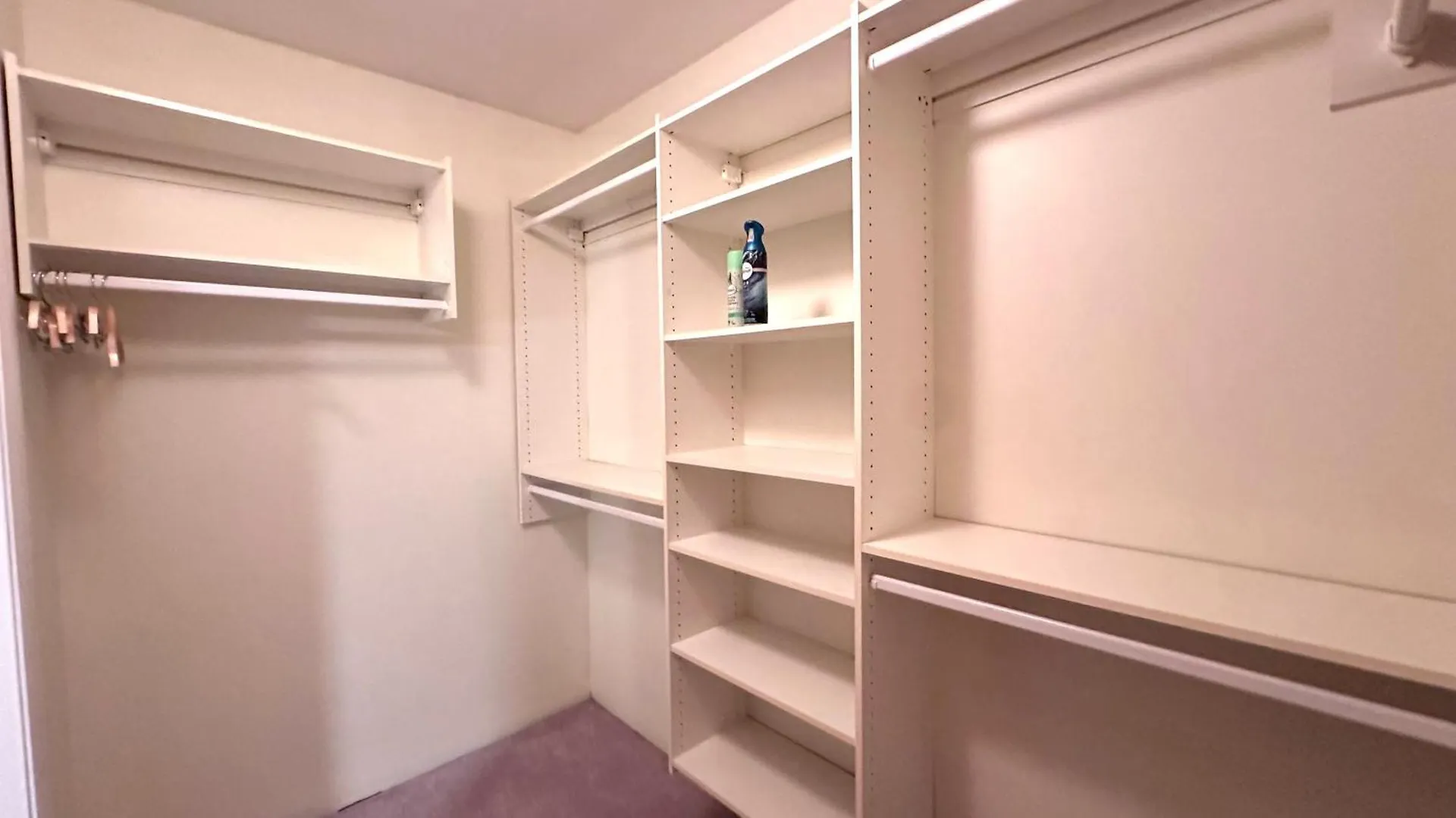 Sunshine Bedroom With Two Queen Sized Bed Richmond